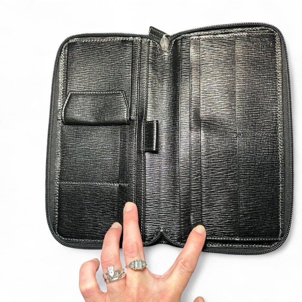 Salvatore Ferragamo Black Pebbled Leather Zippered Organizer - Like New - Picture 4 of 8
